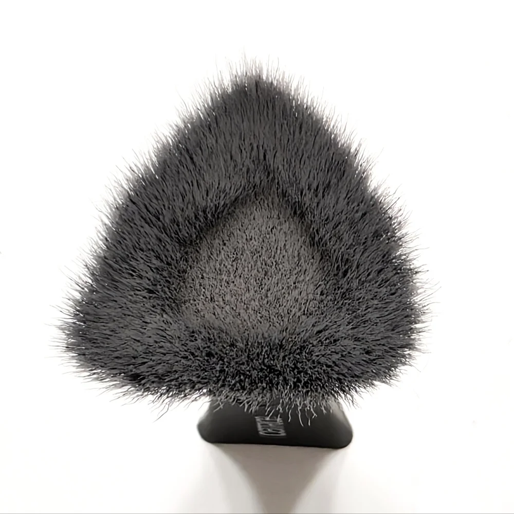 Ulta Beauty Complexion Crush Foundation & Catrice Triangle Artist Makeup Brush